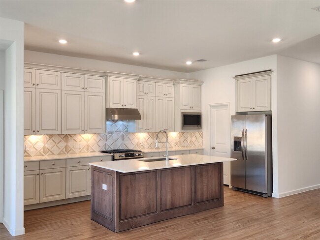 Photo - 2411 Lemon Grass Dr