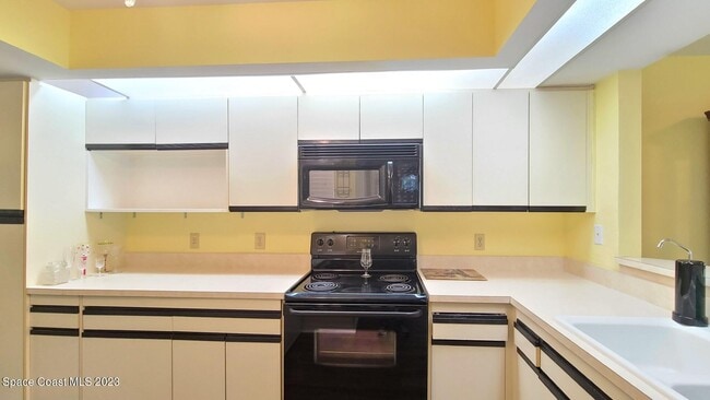 Photo - 1211 Country Club Dr