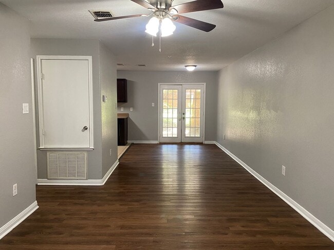 Photo - School's Out! Time to Relax & Lock In Your New Home! Unidad 301