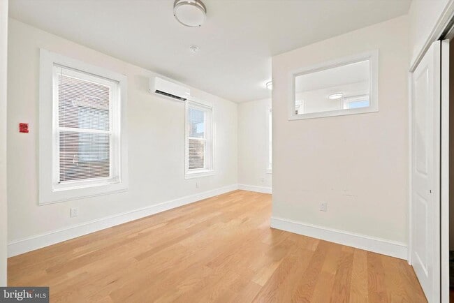 Photo - 718-20 S 3rd St Unit 2R