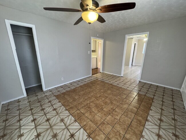 Photo - One bedroom unit ready for move in on General McMullen Unidad 4
