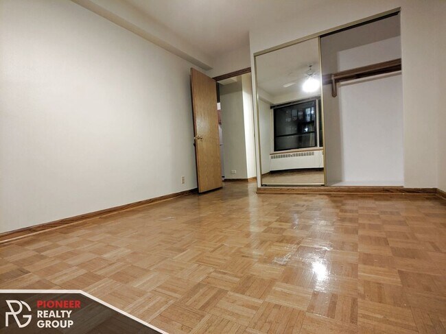 Photo - 4180 N Marine Dr Unit 1002