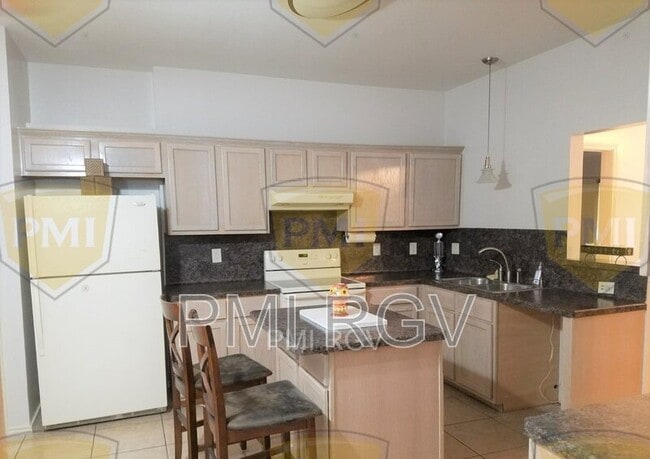 Photo - 2301 E 21st St