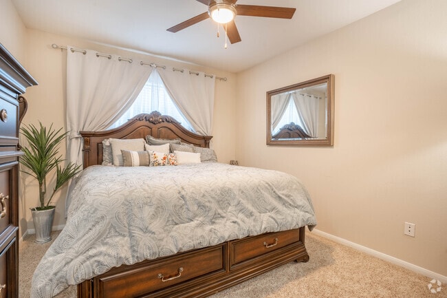 2BR, 2BA - 1065SF - Master Bedroom