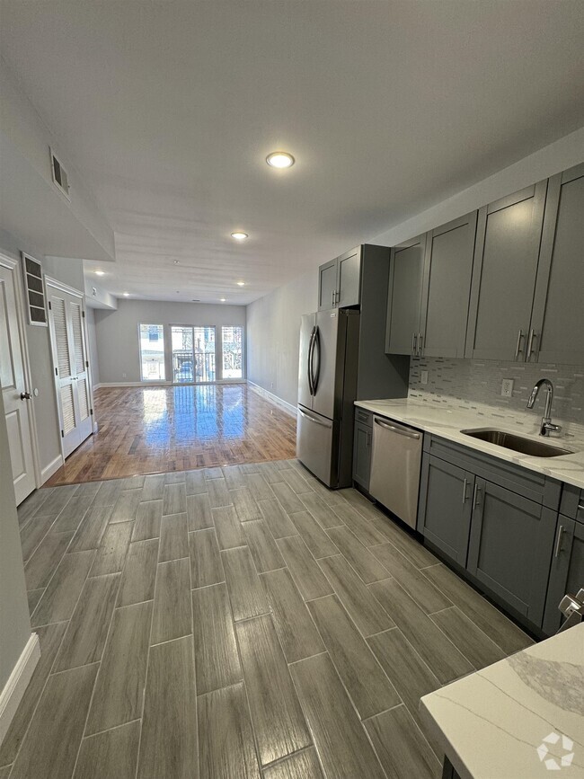 Building Photo - 832 S 19th St Unit 2 M Rental
