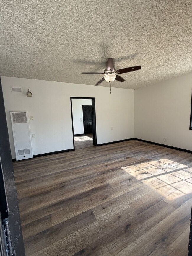 Photo - Belmont Unit 556