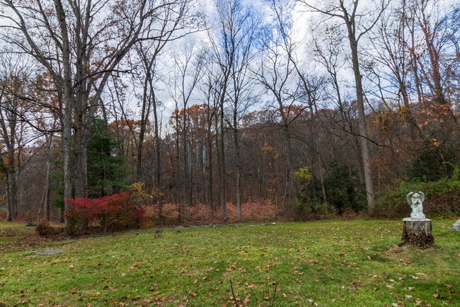 Photo - 149 Lakeside Blvd E