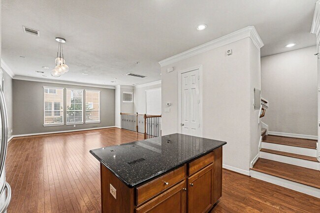 Photo - 3215 Clearview Cir