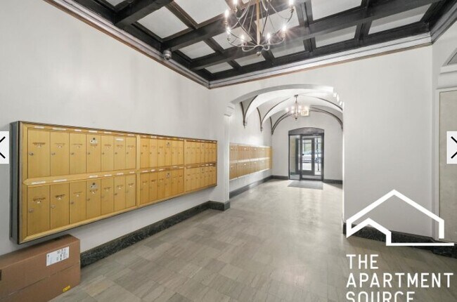 Photo - 2779 N Milwaukee Ave Unit 3