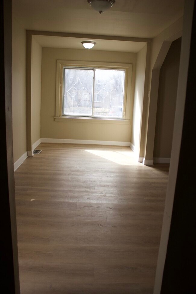 Photo - 28304 Eton St