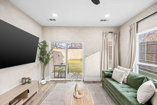 Photo - 5702 Riverside Dr Unidad SI ID1501122P