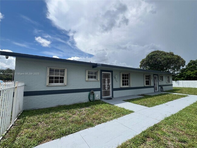 Photo - 19120 NW 36th Ave Apartamento Unidad 19120