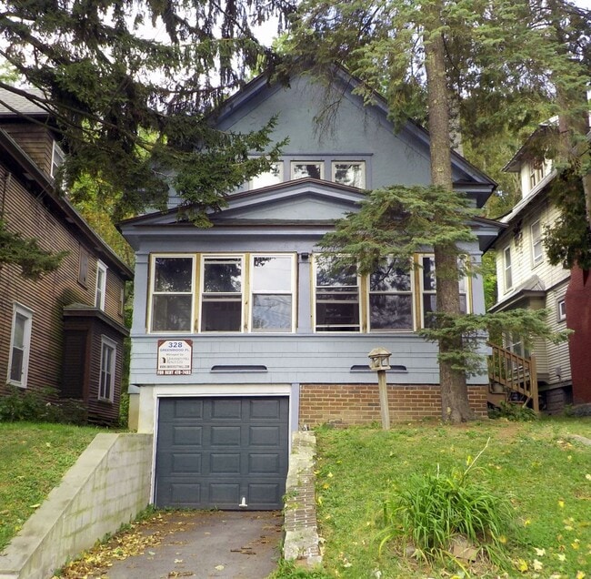 Photo - 328 Greenwood Pl