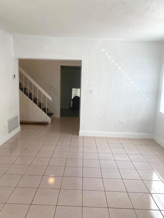 3031 E Missionwood Ln