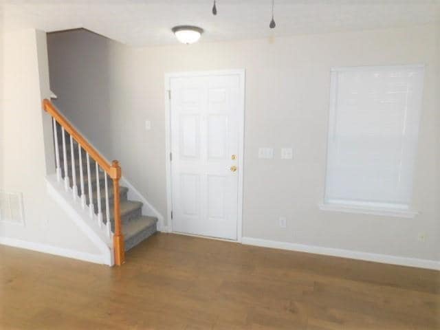 Photo - 153 Windcroft Ln NW