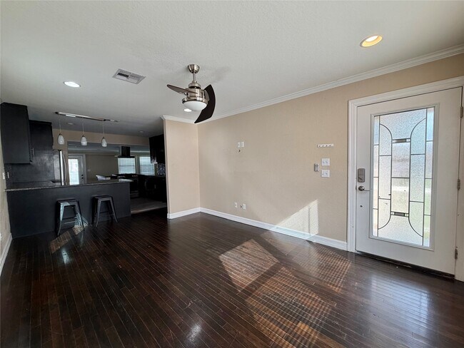 Photo - 1932 N Avenue H