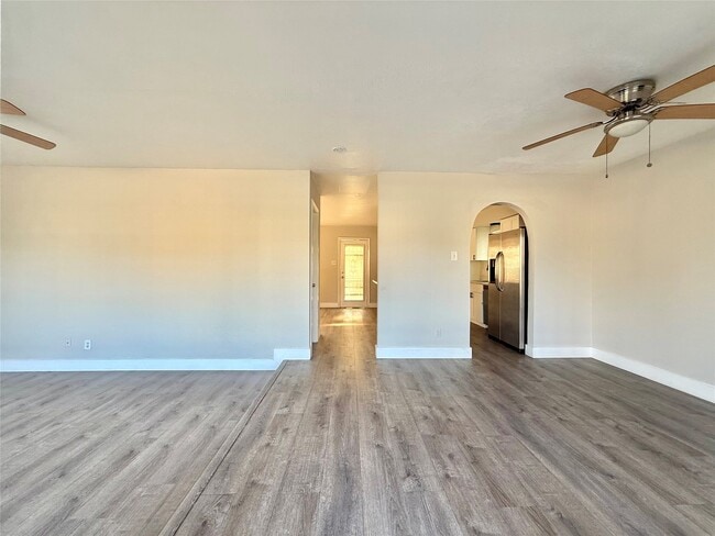 Building Photo - 7119 S Gessner Rd Rental