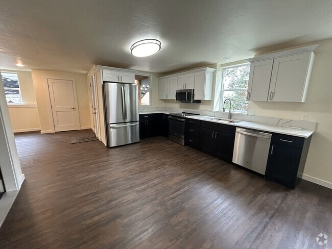 Building Photo - 131 Clothier Ln Unit B Rental