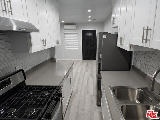 Photo - 5918 S Figueroa St