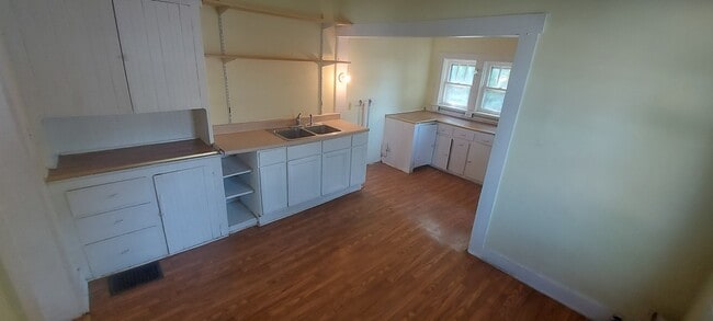 Photo - 512 Gordon St