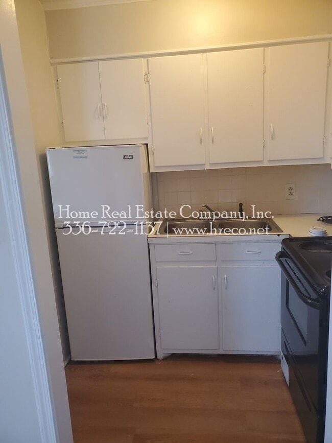 Photo - 4170 James St Unit 9