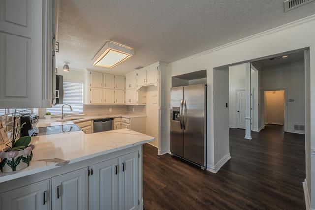 Photo - 728 W Park Dr