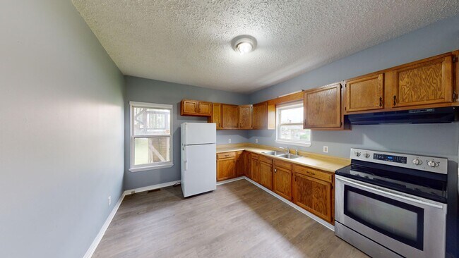 Photo - 230 W 3rd St Unit 230