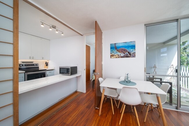 Photo - Queen Emma Condo