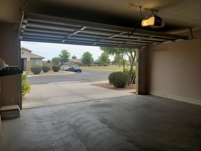 Photo - 45967 W Starlight Dr
