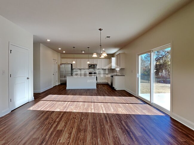 Photo - 123 Hazel Pk Dr