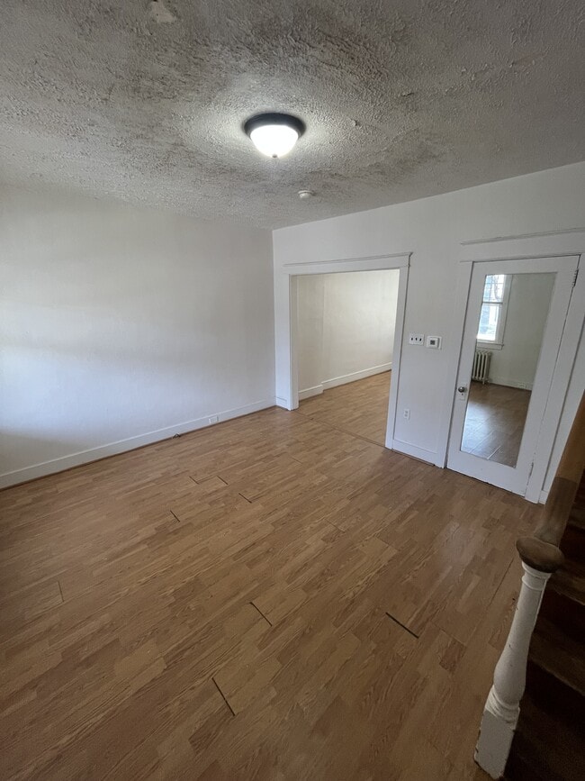 Photo - 450 New Dorwart St