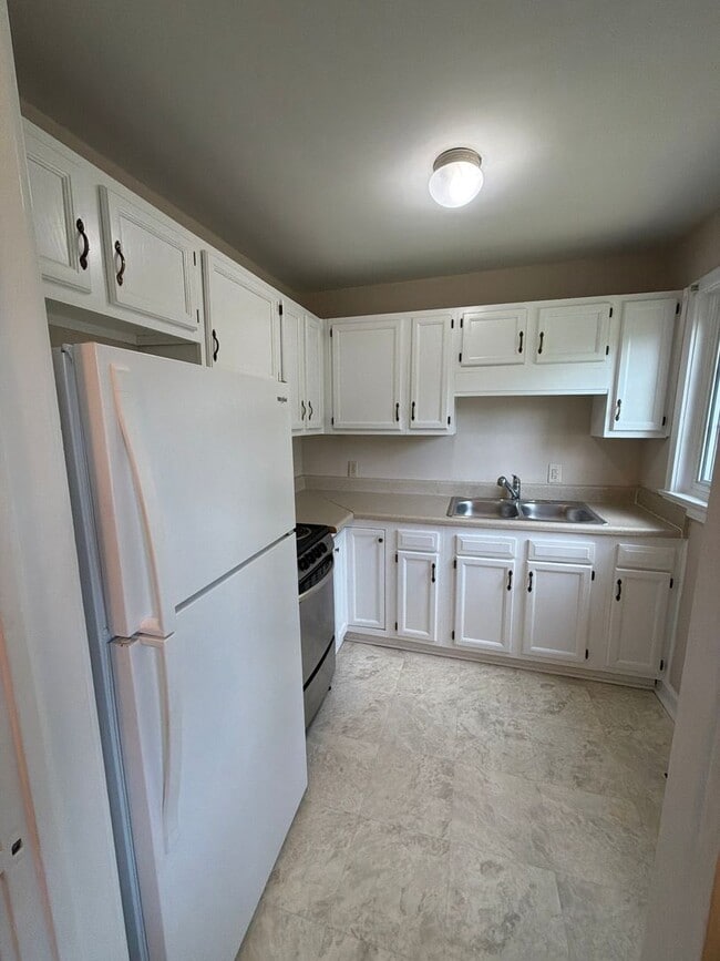 Photo - Condo in Myers Park Area!