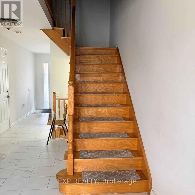 Photo - 35 View Green Crescent