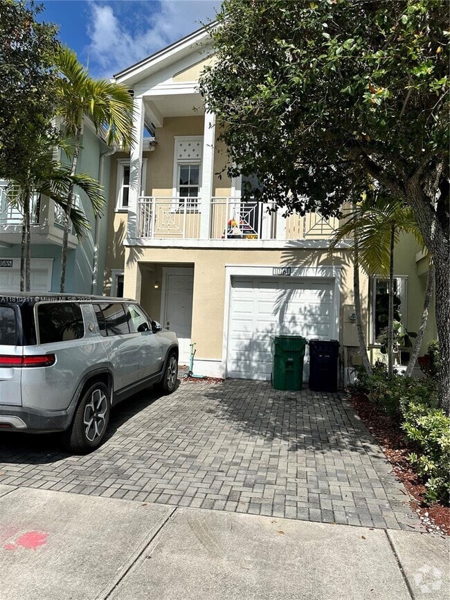Building Photo - 10761 NW 75th St Rental