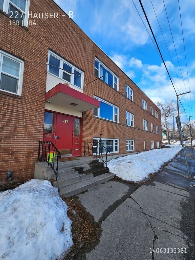 Building Photo - 227 Hauser-B Unit B