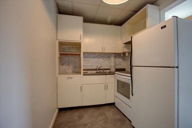 Photo - Cozy Studio Apartment - Menomonie, WI Unit 4 - Studio