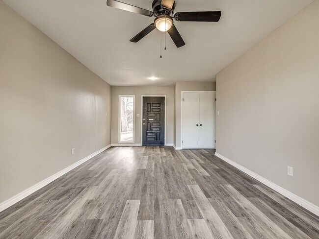 Photo - 3 bed / 2 bath home in great location!