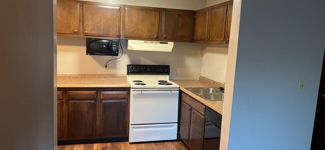 Photo - Quail Creek Apts.