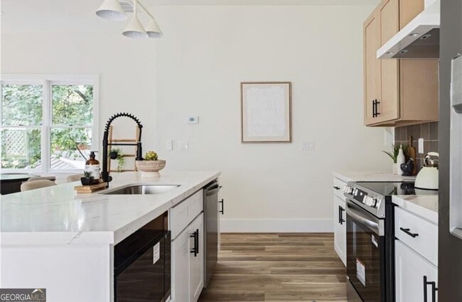 Photo - 1265 Oak St SW