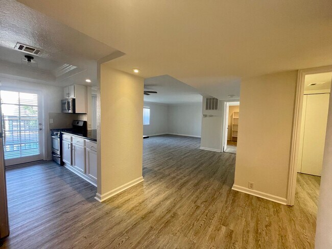 Photo - AVAILABLE NOW!!! 2 Bedroom 2 Bathroom Remo...