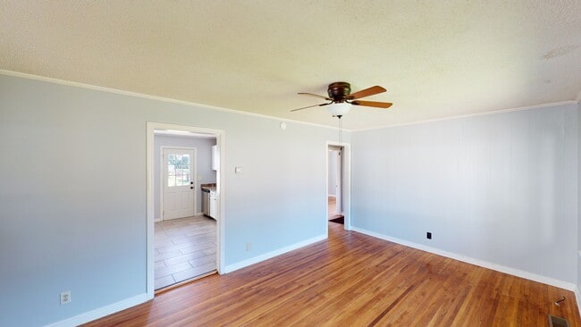 Photo - 3815 W 42nd St