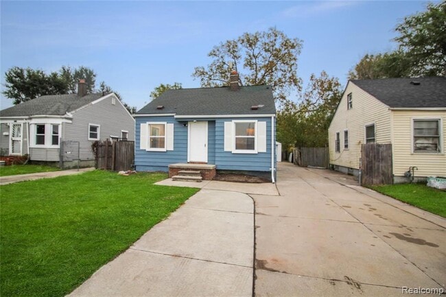 Building Photo - 20560 Dresden St Rental