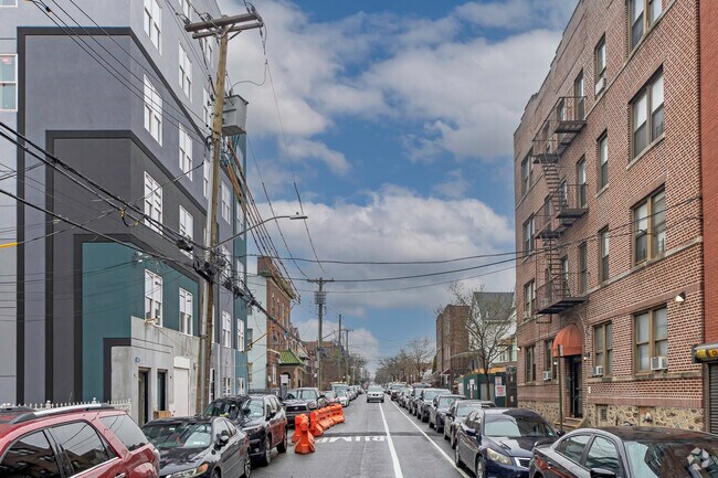 Context - 724 E 216th