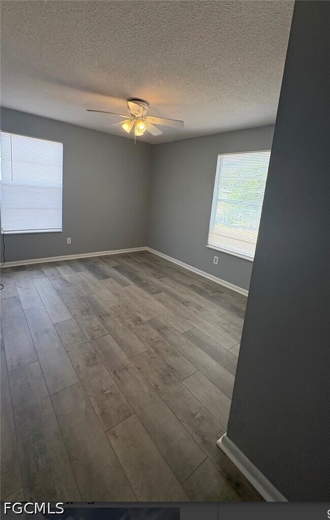 424 Valley Dr