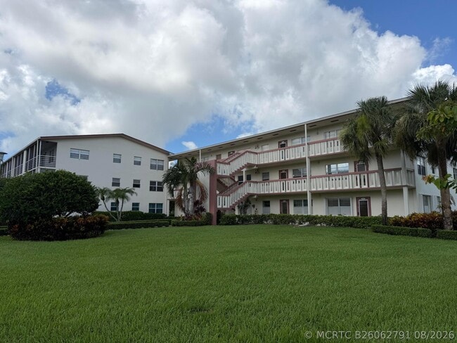 Building Photo - 353 Mansfield Dr