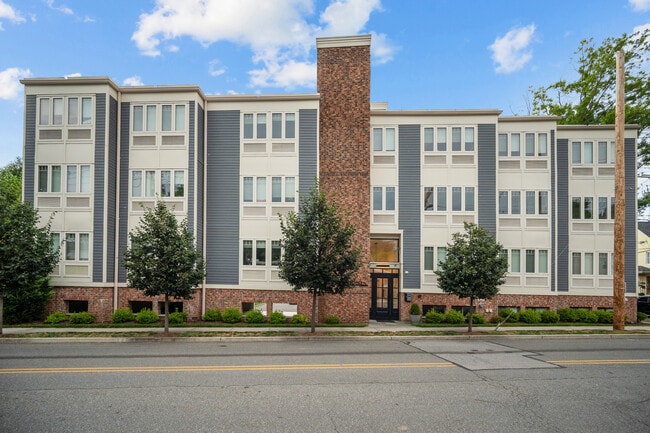 Building - 50 Six Calvert Apartments