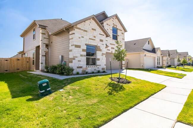 Building Photo - 905 Falkland Trace Rental