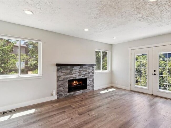 North Salt Lake Amazing 6 bed 3.5 bath family home