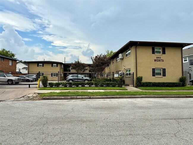 Photo - 2812 Wichita St Unit 6