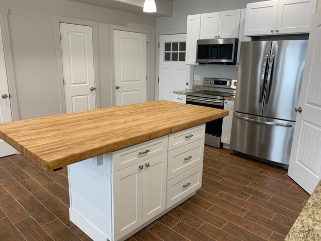 Photo - 187 Courthouse Way